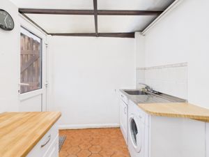 Utility room- click for photo gallery